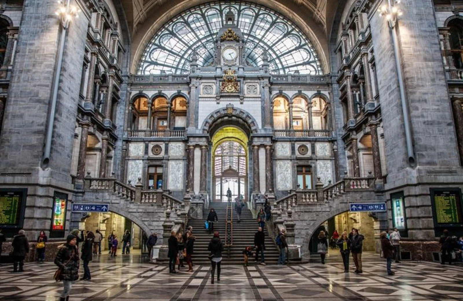 Antwerpen station